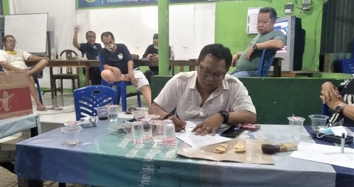 Ini pak Yus Budi belakangan antif bantu kegiatan lingkungan RT dan RW satu perumahan-ok-B--